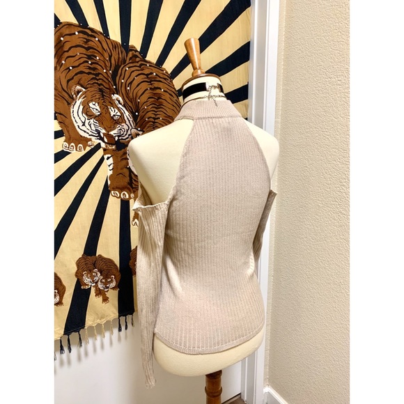 🌈 Amazing off shoulder street top - Picture 7 of 8